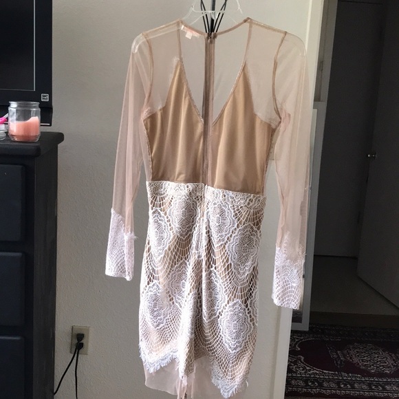 Lace Dress - Picture 4 of 6